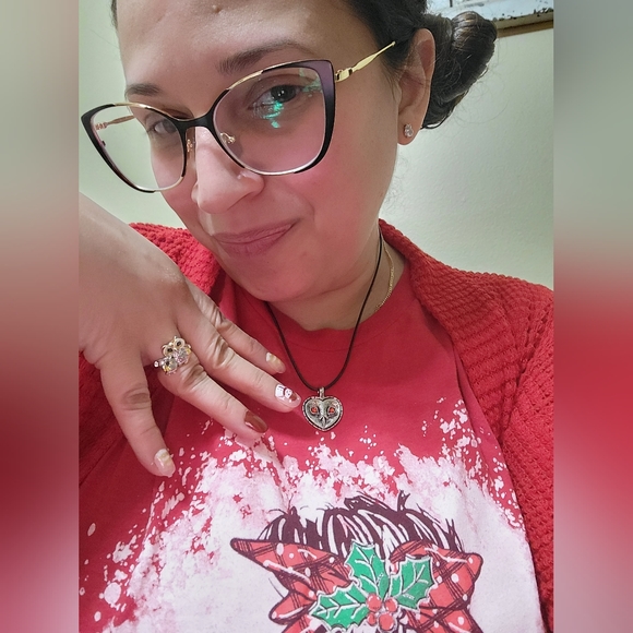 Meet your Posher, Gloria - Picture 5 of 9